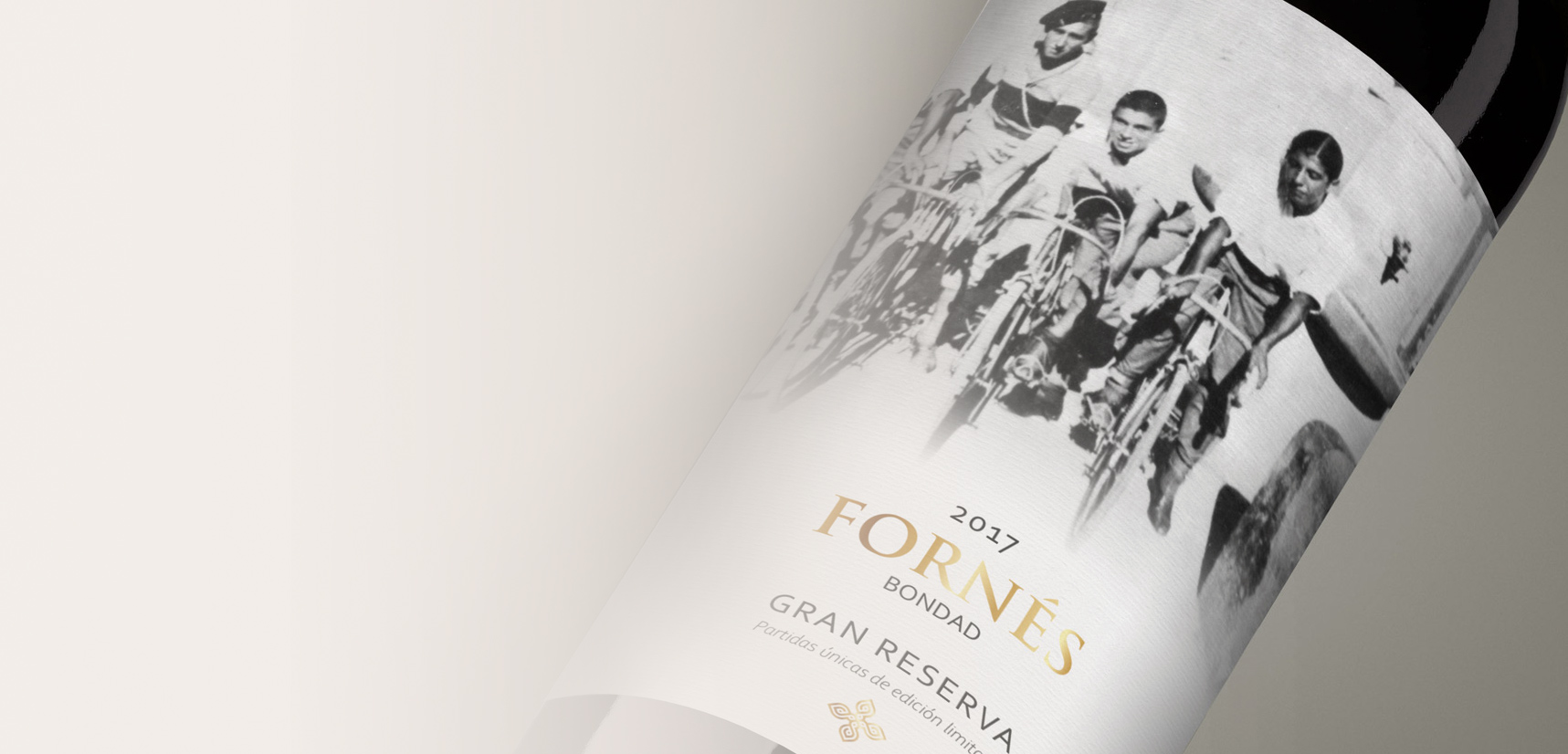 Diseño de etiquetas y packaging de vino para Fornes