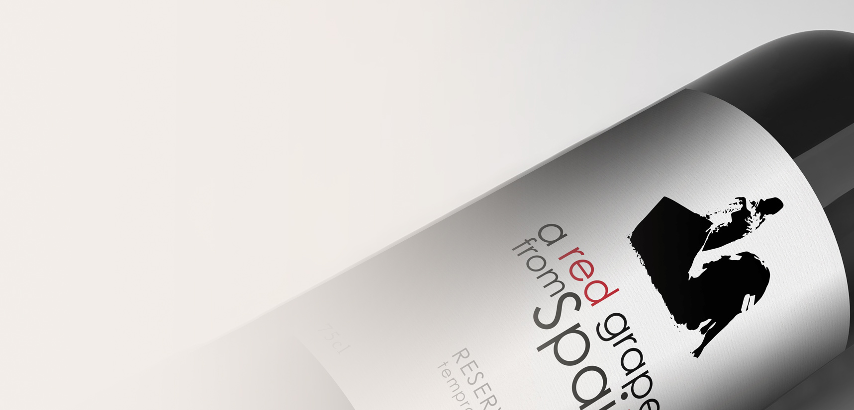 Diseño de etiquetas y packaging de vino para A Red Grape From Spain