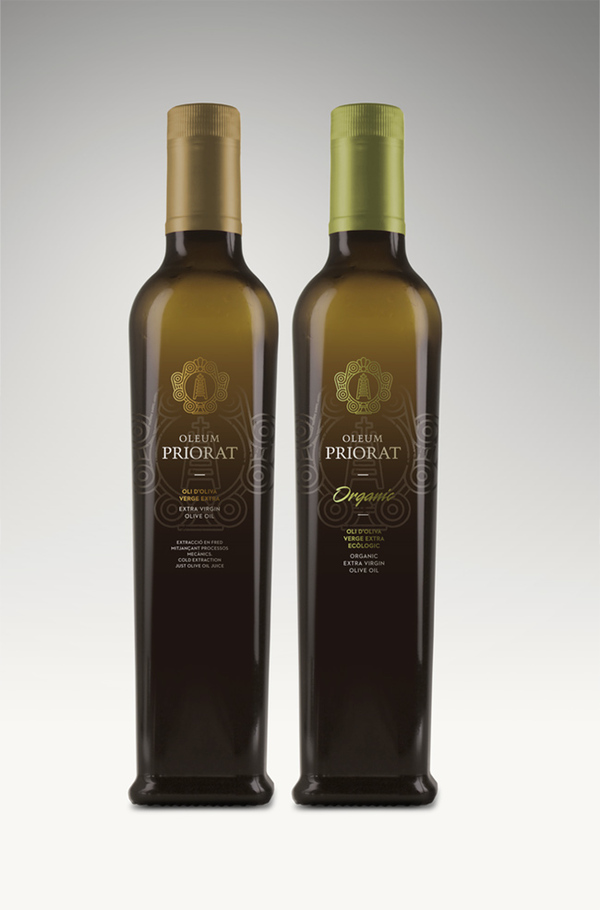 Design and packaging of modern labels of extra virgin olive oil and bottles  of olive oil