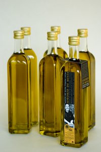 Examples and ideas of packaging design and labels for extra virgin olive oil bottles examples packaging and boxes