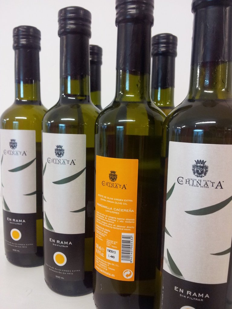 Diseño y packaging de etiquetas, envases, botellas de aceite de oliva