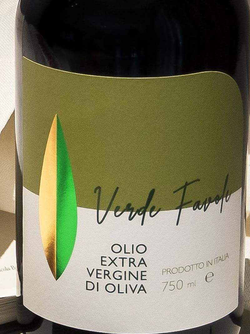 Ideas, examples and inspiration for the creation and design of extra virgin olive oil labels and olive oil bottles. Modern olive oil packaging, bottle and label designs for inspiration. (part 1)