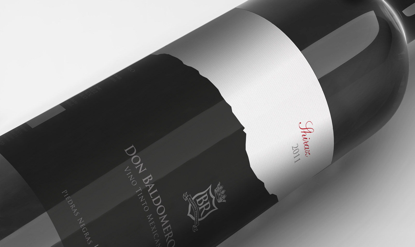 Portfolio of graphic and creative design works on wine labels and packaging for Mexican wine: DON BALDOMERO