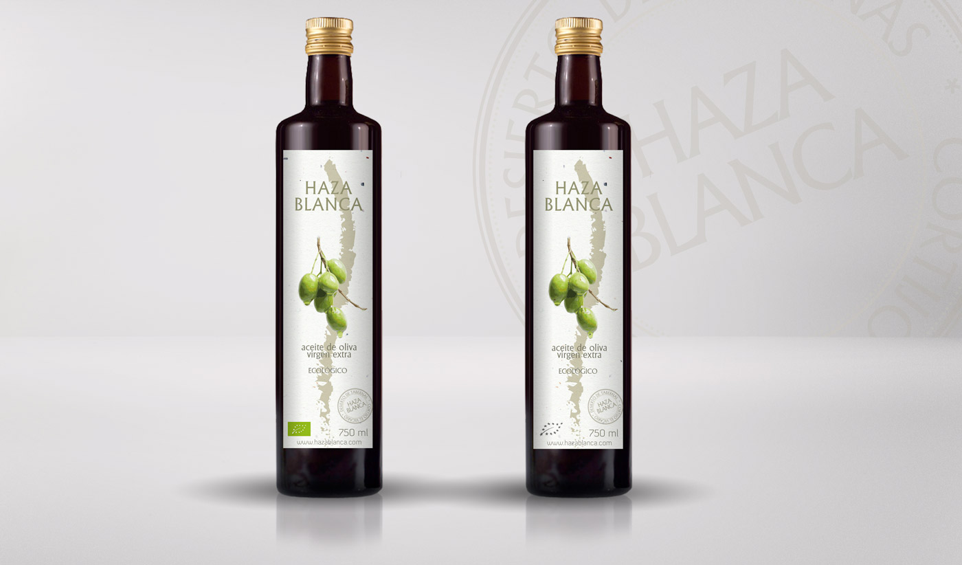 Diseño gráfico y creativo de etiquetas de aceite de oliva virgen extra para la marca HAZA BLANCA