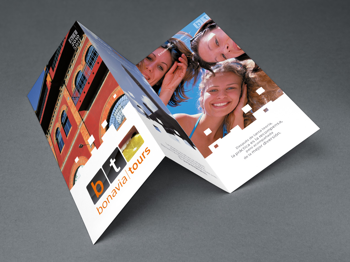 Diseño gráfico y creativo de flyers, folletos, dípticos y trípticos para campaña de publicidad para buzoneo de agencia de viajes